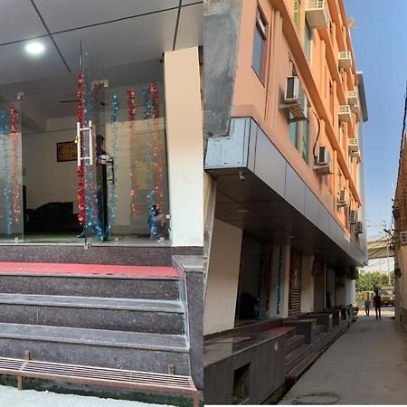 Hotel Noida Continental At Noida City Center Exterior photo
