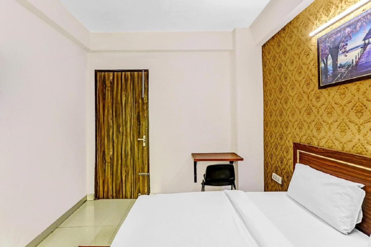 Hotel Noida Continental At Noida City Center Exterior photo